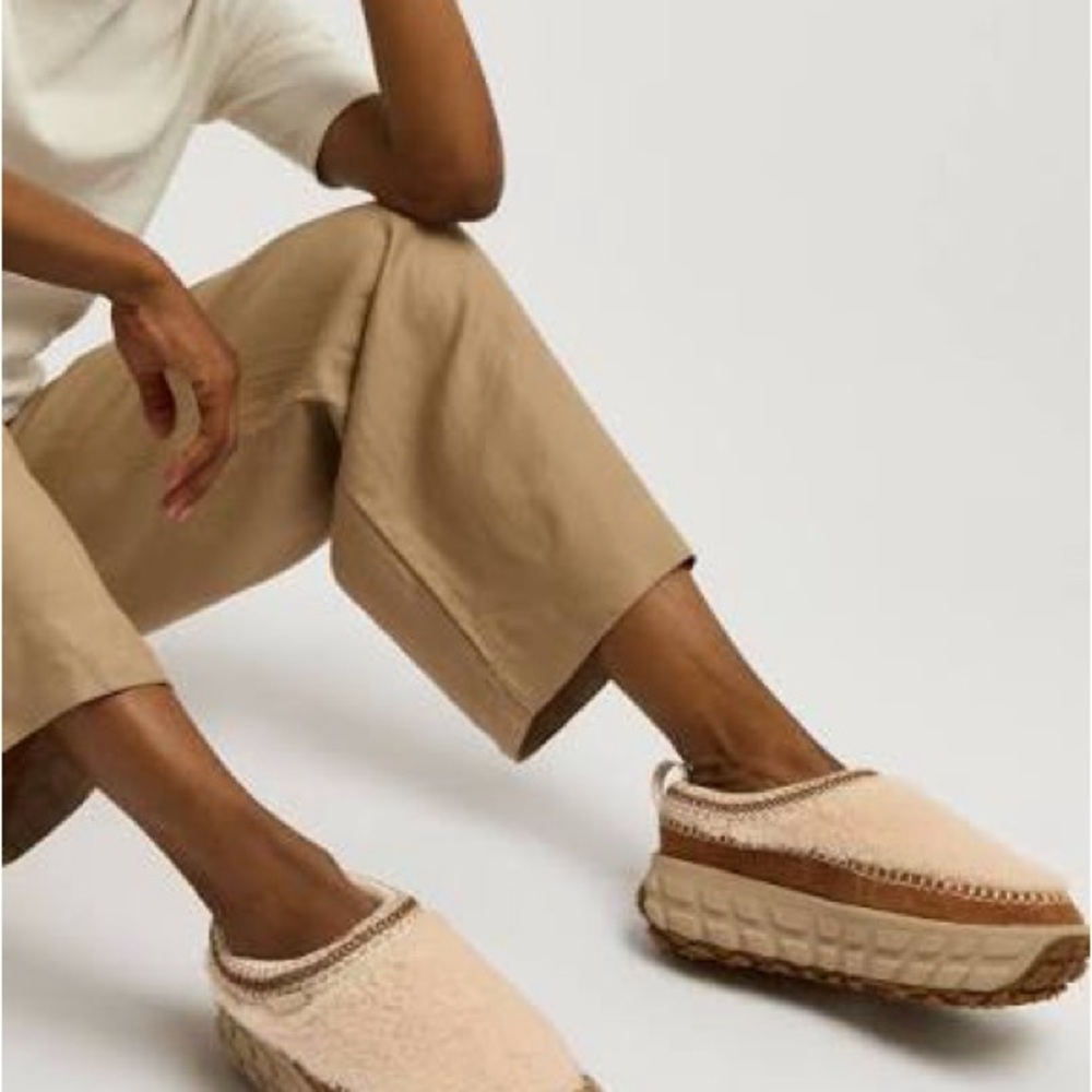 EUC UGG Venture Daze Cozy Genuine Shearling Platform Slip-On Shoe Slippers 7